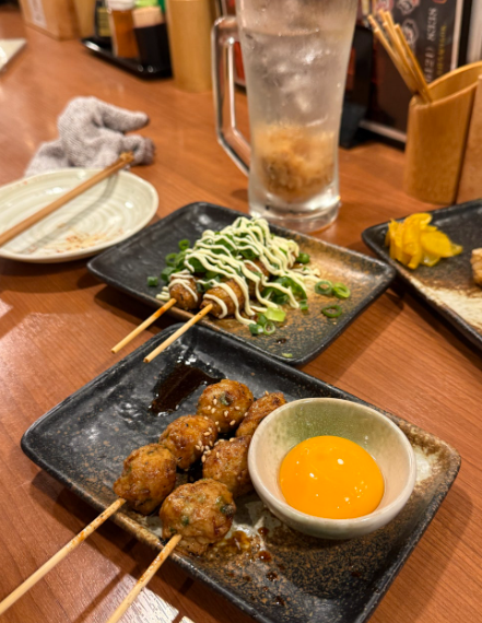 일본 오사카 신사이바시 번화가 심야 야키토리 맛집