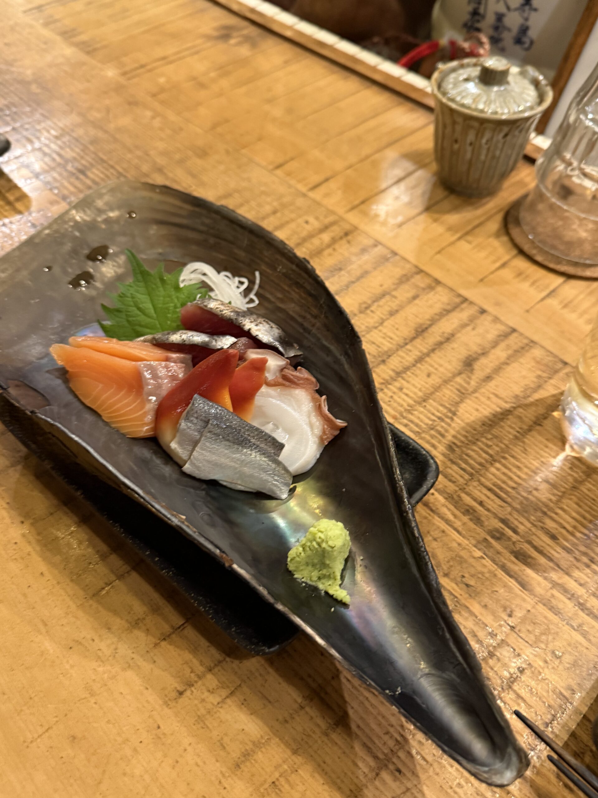 칸아가리에서 오토오시로 나온 연어·문어·생선 사시미