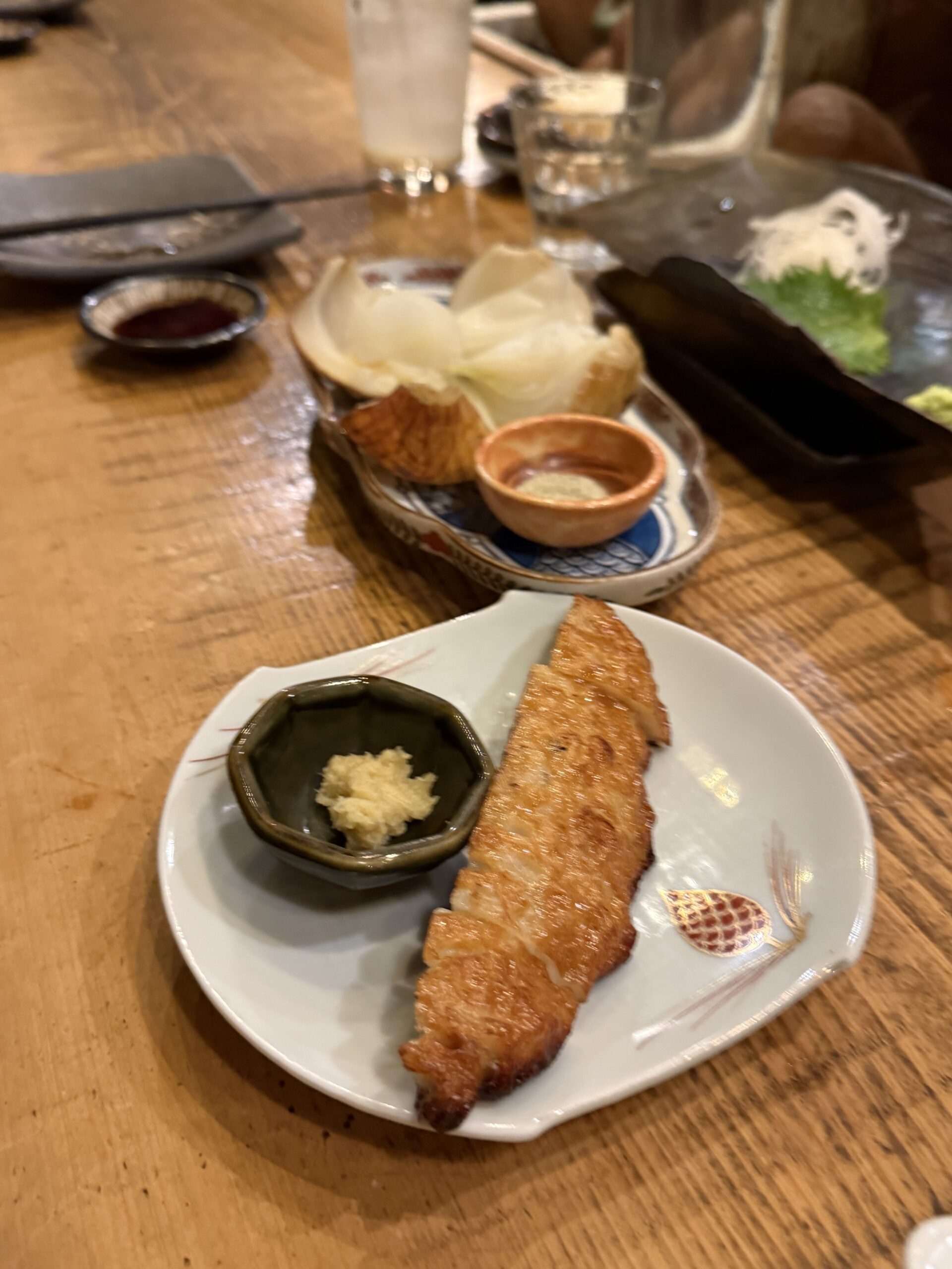 생강을 곁들인 신주쿠 칸아가리 오뎅구이